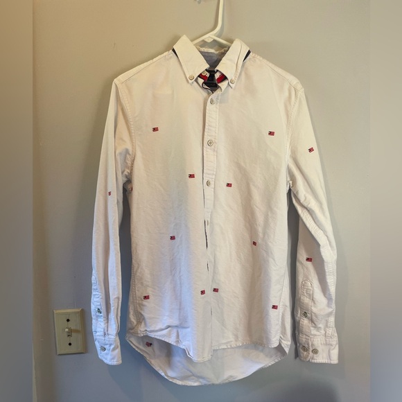 Tommy Hilfiger Button-Up American Flag Shirt - Picture 1 of 7